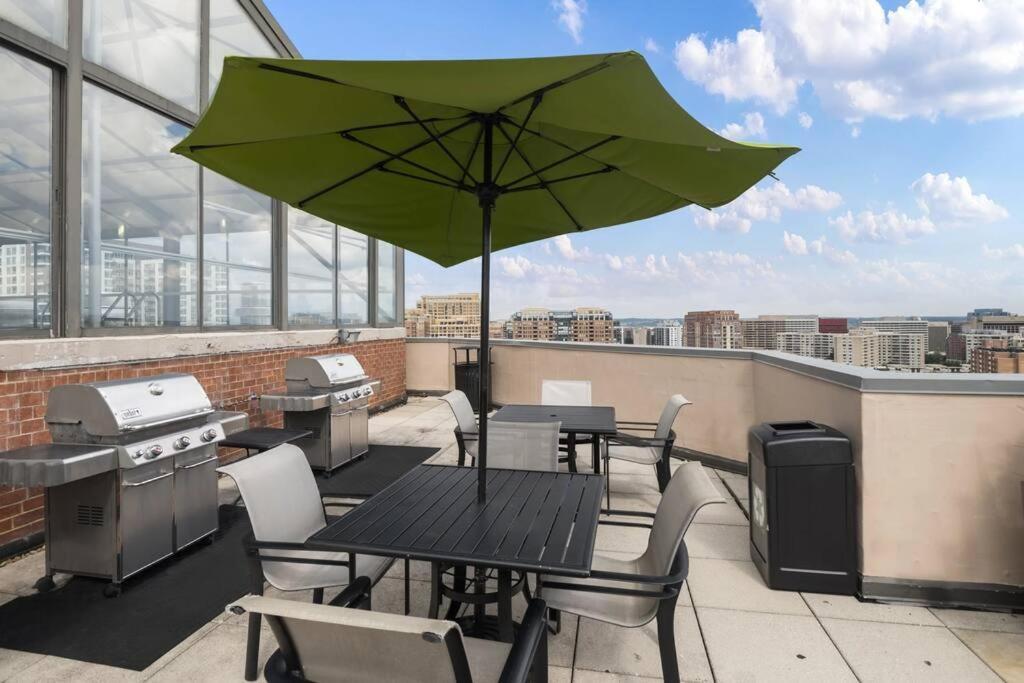 Incredible Apartment With Rooftop In Pentagon City Arlington Eksteriør billede